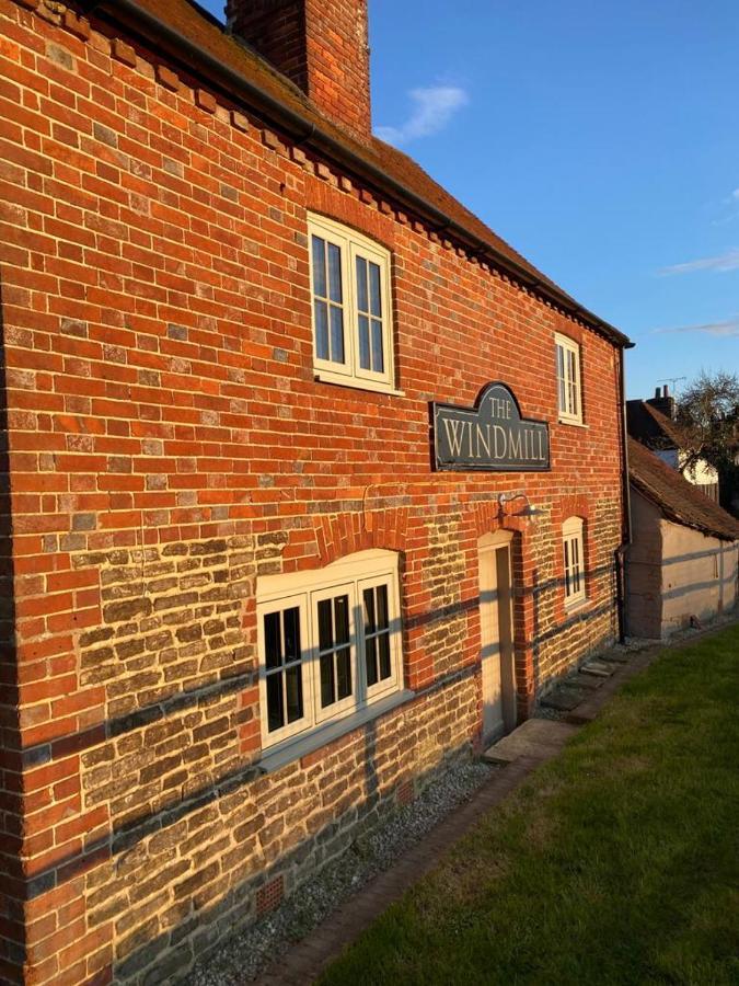 The Windmill Inn Horsham Exterior foto