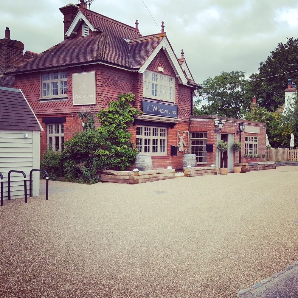 The Windmill Inn Horsham Exterior foto